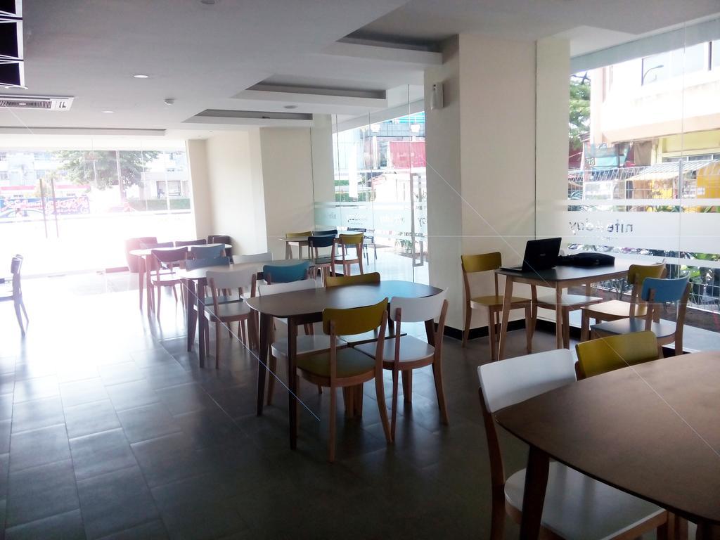 فندق نايت آند داي باتام جودوه سكوير Batam المظهر الخارجي الصورة
